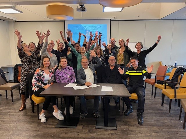 Ondertekening Convenant Oggz Westerkwartier Groepsfoto HOERA